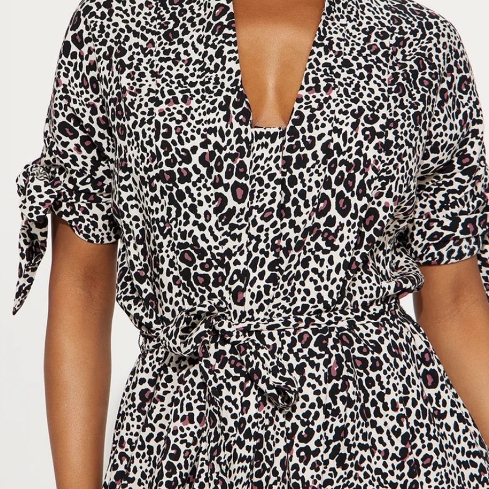 Fashion Nova Leopard Print Belted Midi Wrap Dress Size Medium NWT - Picture 2 of 5